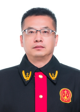 法官耿新光